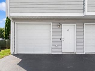 28 Harbor View Ln #28, Norwich, CT 06360