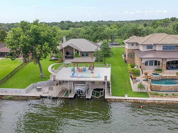 2nd image of 418 Bridgepoint Dr