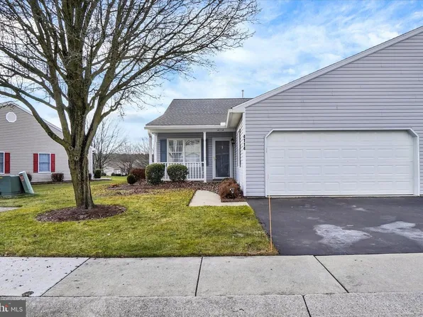 4114 Woodspring Ln, York, PA 17402