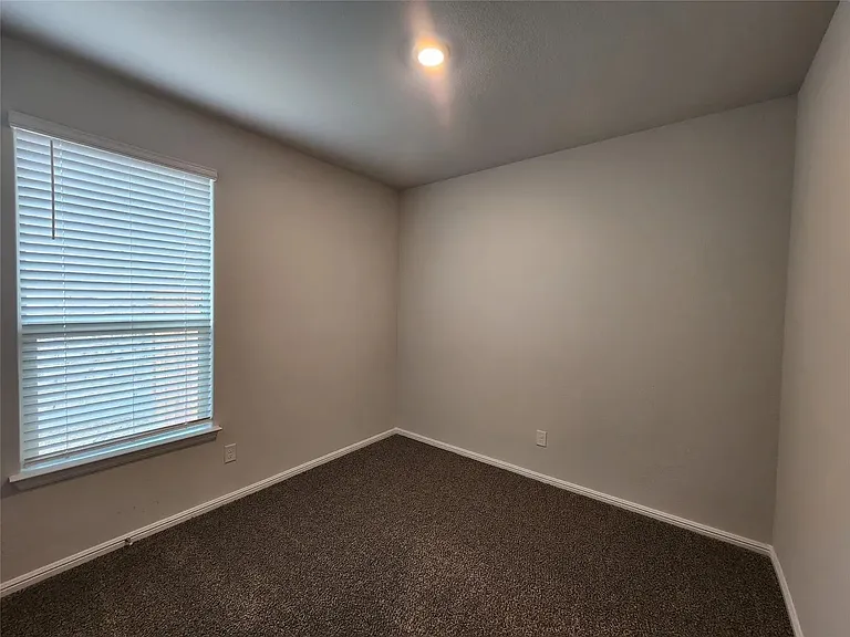 8925 Old Rawhide Ln — Photo 9