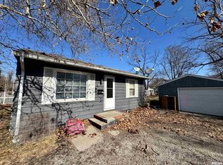 826 N East St, Jacksonville, IL 62650