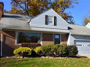 392 Halle Dr, Euclid, OH 44132