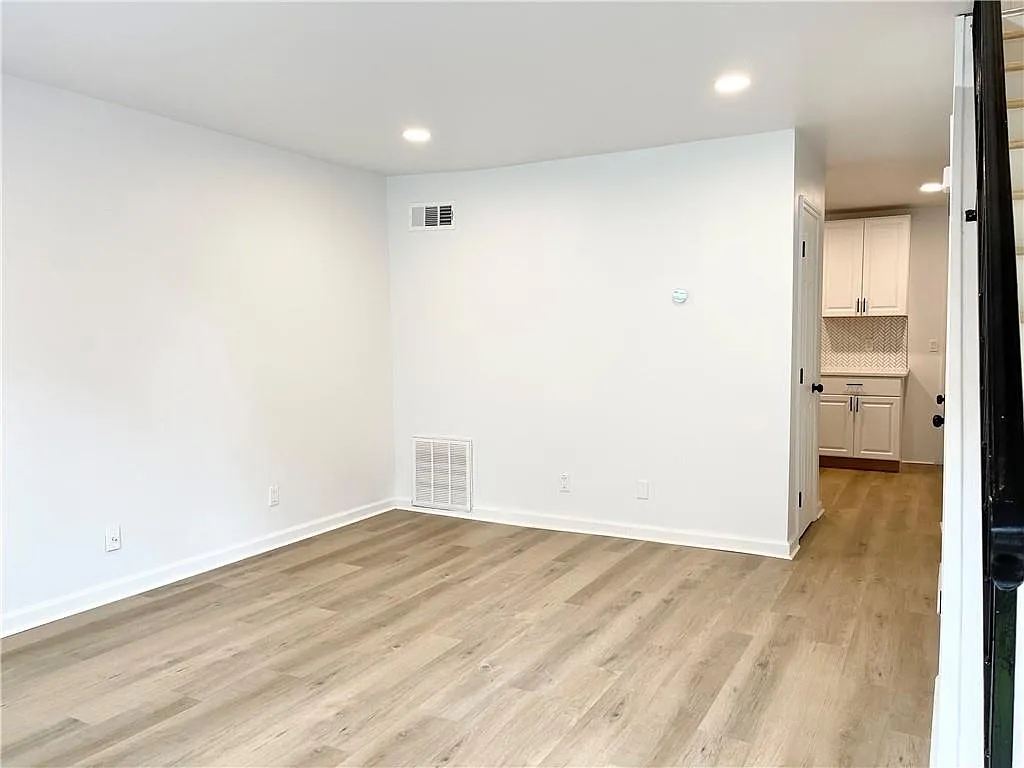 2 bed, 1.5 bath, 1200 sqft, $1,850 — Photo 4