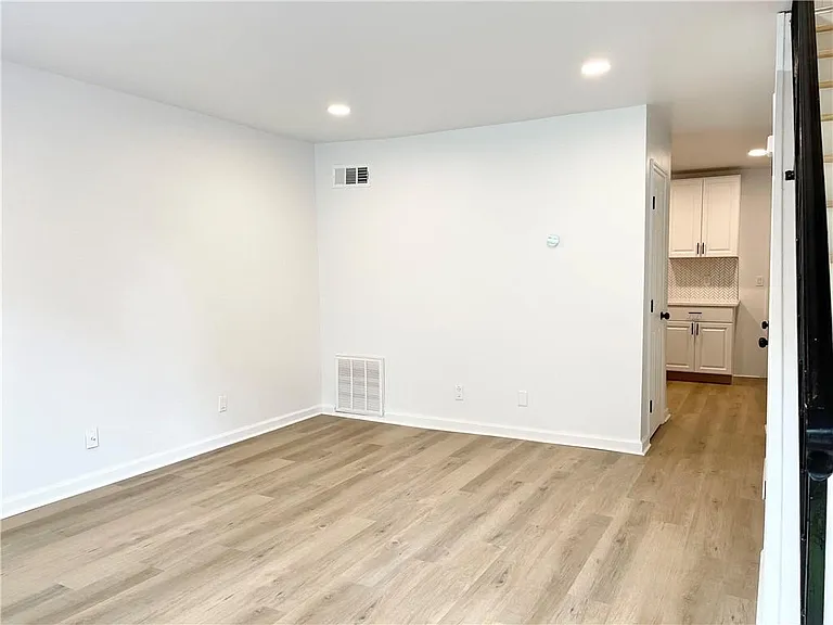359 Mimosa Dr — Photo 4