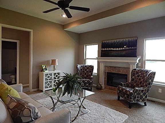 4th image of 817 Solomon Dr