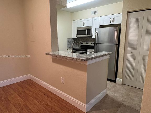 3rd image of 2831 N Oakland Forest Dr APT 213