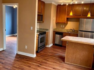 500 Ridgewood Ave APT 101, Minneapolis, MN 55403