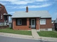 710 Upston St photo 1