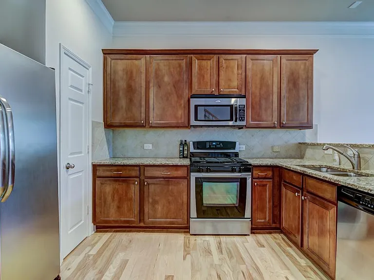 2027 Cobblestone Cir NE — Photo 10