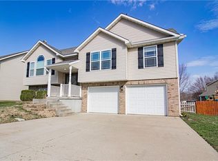 1321 Fawn Ln, Warrensburg, MO 64093