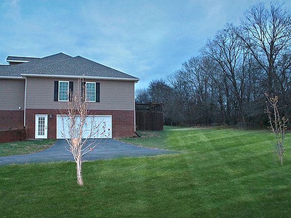 5th image of 80 Megan Ln