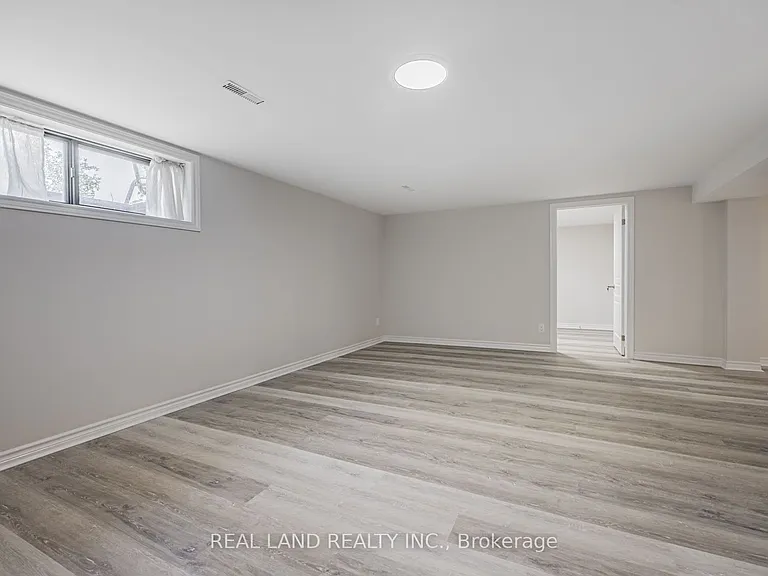 274 Timothy Ct #LOWER — Photo 21