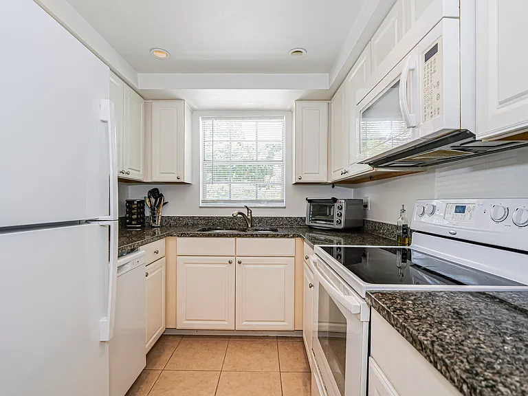 1901 Indian River Blvd #103D — Photo 11