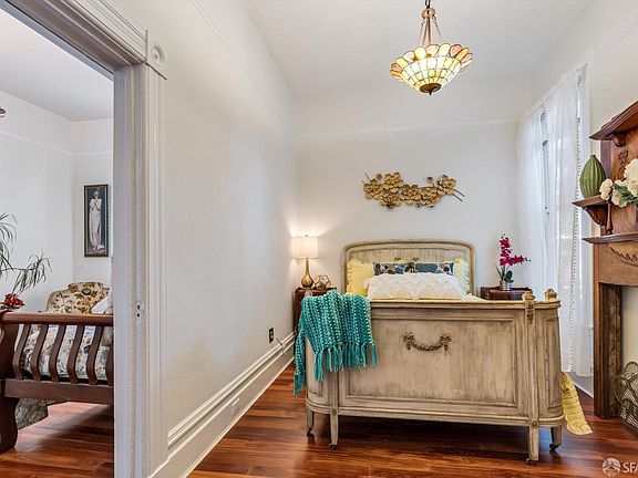 5th image of 115 Farallones St