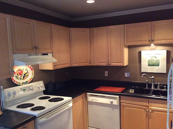 Kitchen, plenty of cabinets