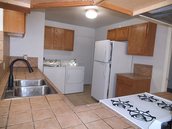 4th image of 1777 Pentuckett Ave #A