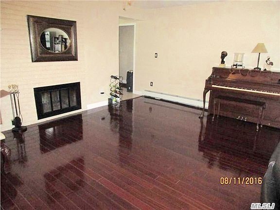 2nd image of 61 Market Ln
