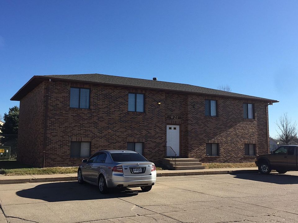 1st image of 621 Kennedy Dr #4