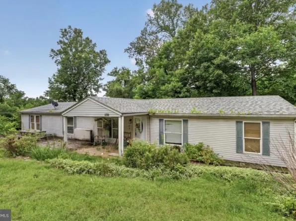 1298 Walnut Shell Dr, Vinton, VA 24179
