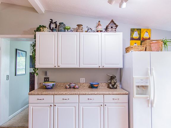 4th image of 417 Marwood Ct