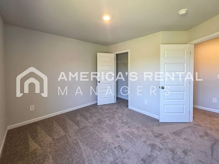 4111 Hudson Ct — Photo 34