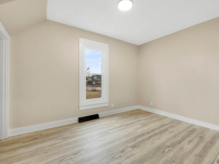 607 Kinsmoor Ave — Photo 8