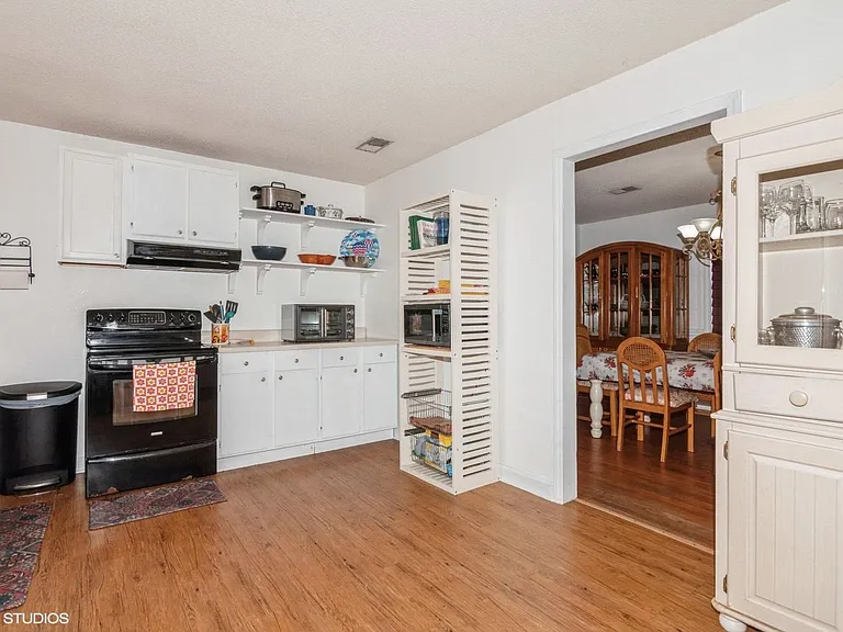 9938 Sandra Ln — Photo 5