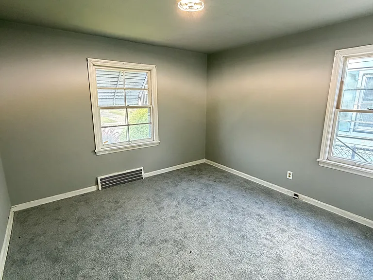 11913 Avon Ave — Photo 7