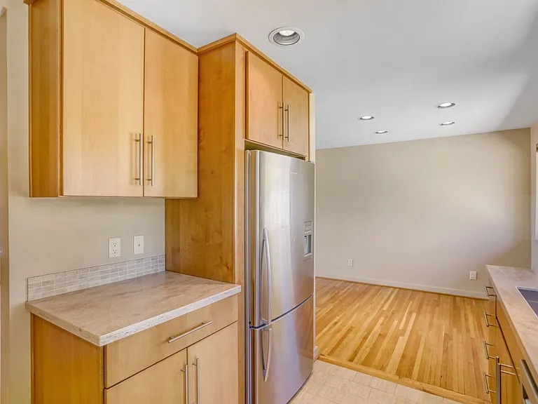 10012 NE 22nd St — Photo 8