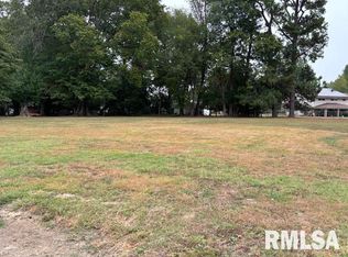 1304 S 22nd St, Herrin, IL 62948