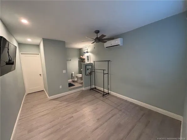 1074 NE Orange Ave, Jensen Beach, FL 34957