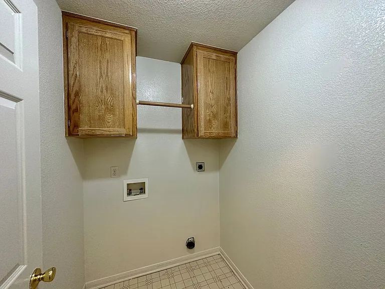 2208 Jay Dr — Photo 15