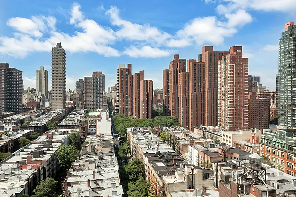 Rented by New York Residence | media 9