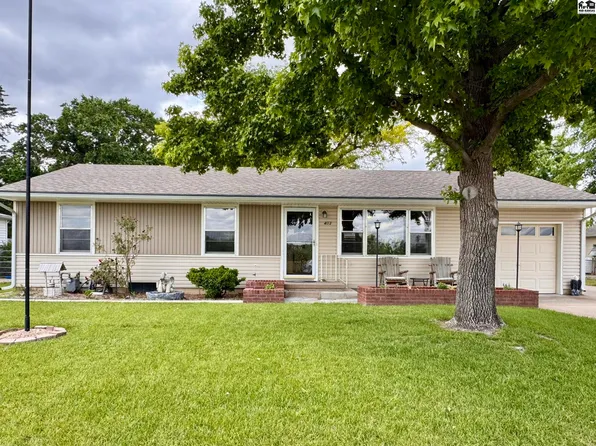 403 S William St, Hutchinson, KS 67501