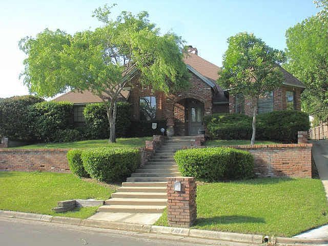 1st image of 717 Kyle Dr