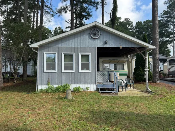 6243 Nautilus Dr, Horntown, VA 23395