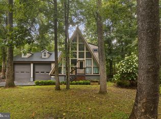 411 Hawthorne Ct, Lusby, MD 20657