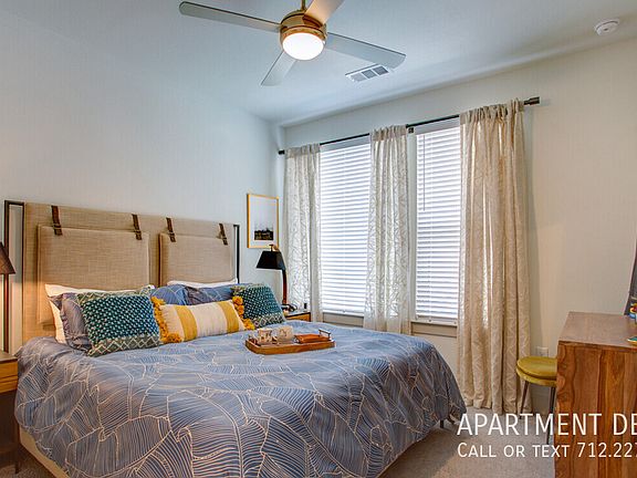5th image of 23621 Western Centre Dr #8304-1443