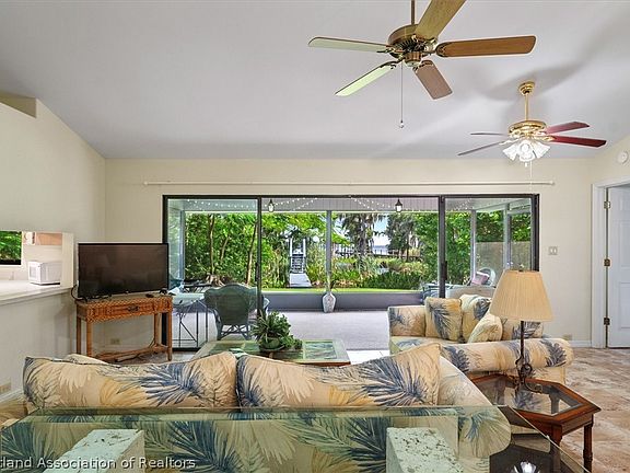 5th image of 3044 Abell Rd