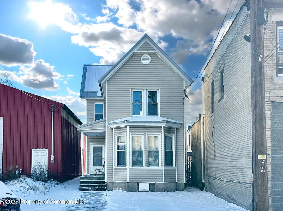 840 Capouse Ave photo 1
