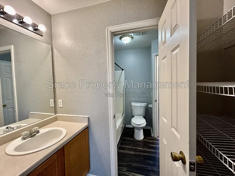 424 W 91st Cir — Photo 9