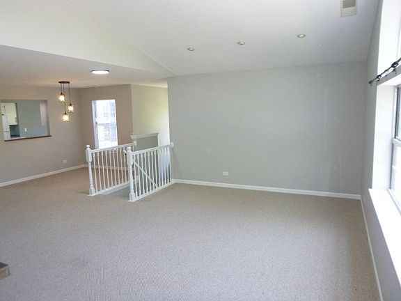 5th image of 15 Tyler Ct Unit B