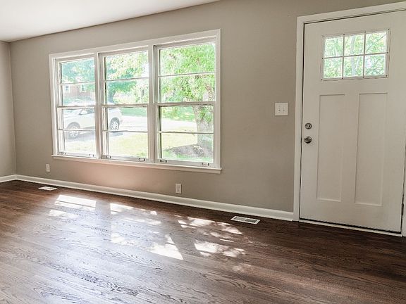 3rd image of 2312 Cornelia Dr