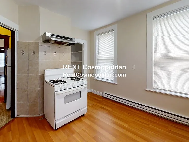 33 Bellingham St #2 — Photo 11