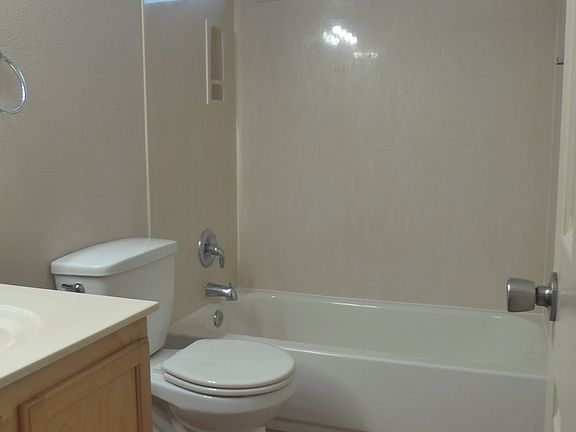 5th image of 7723 Brianne Ave NW