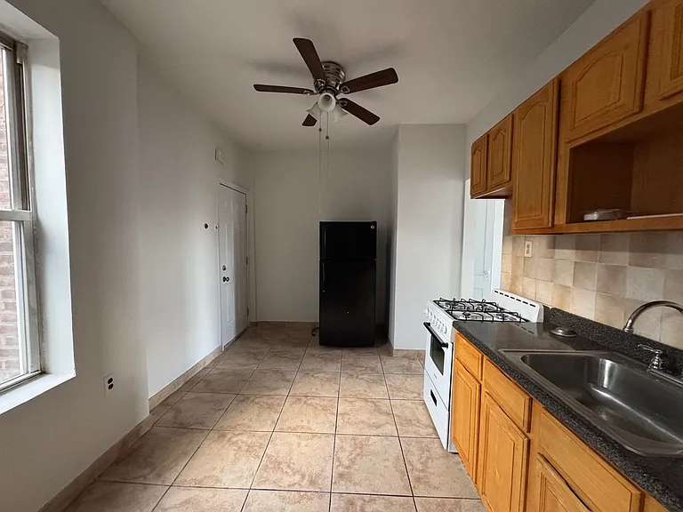 2027 Stillwell Ave #3R — Photo 11