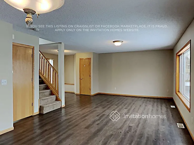 1311 Creekside Dr — Photo 5