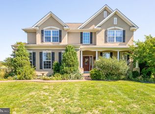 1095 Crushed Apple Dr, Martinsburg, WV 25403