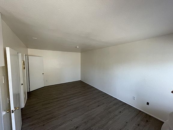 3rd image of 4216 50th St #8