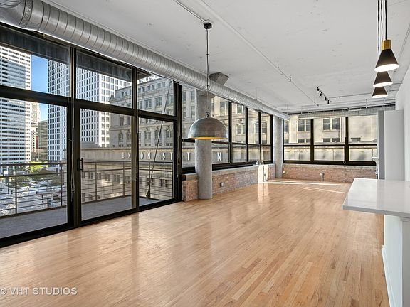 3rd image of 130 S Canal St APT 402